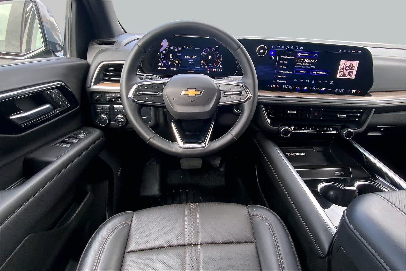 Used 2025 Chevrolet Tahoe High Country AWD/4WD image 10