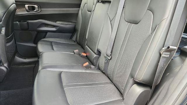 Used 2022 Kia Sorento S FWD image 29