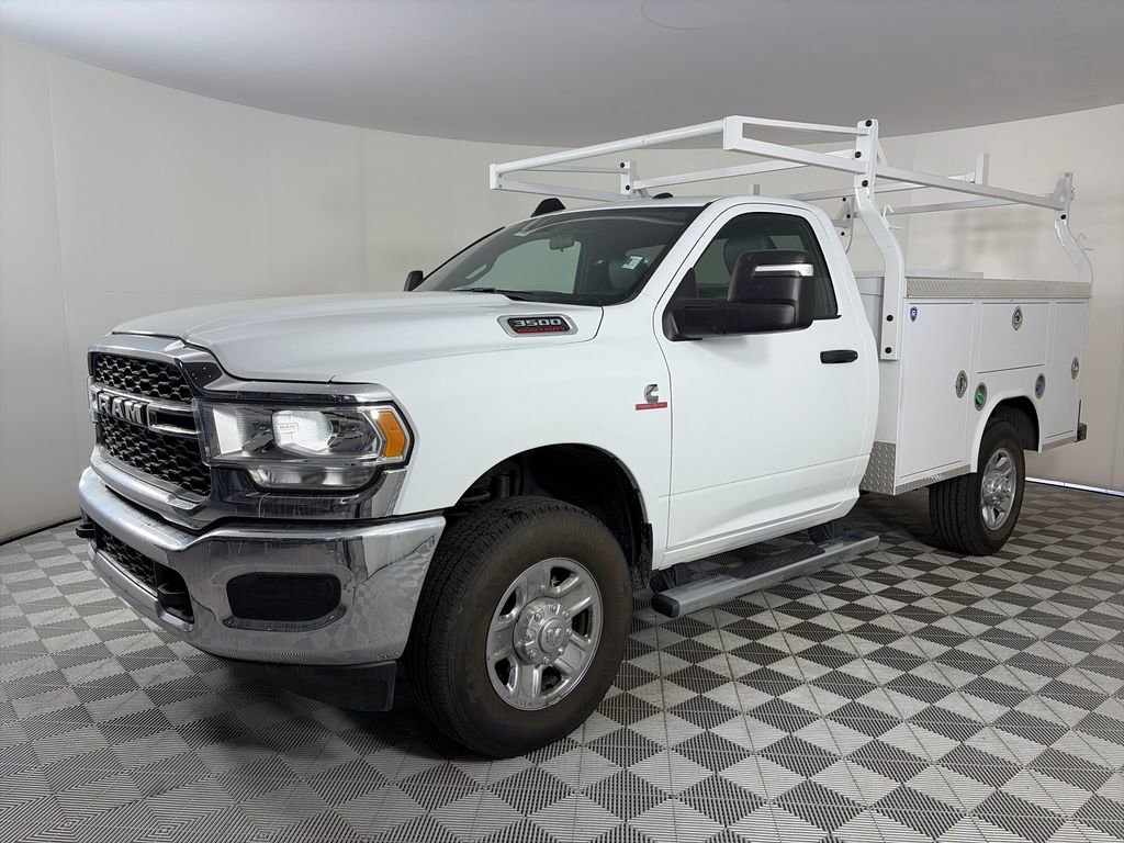 Used 2024 RAM 3500 Tradesman w/ Chrome Appearance Group AWD/4WD image 3