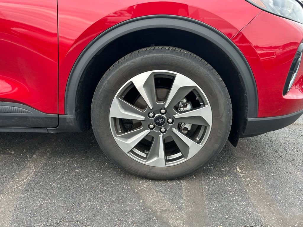 Certified 2023 Ford Escape Platinum AWD/4WD image 11