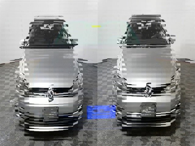 Used 2018 Volkswagen Golf SE image 9