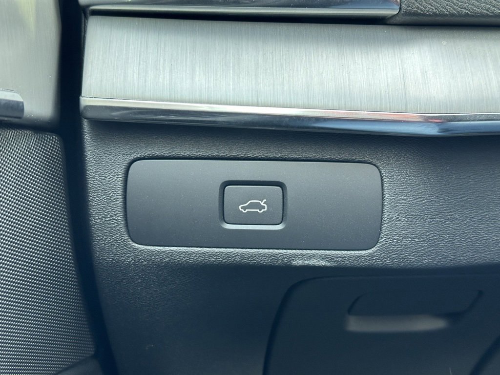 Used 2023 Volvo XC90 B5 Core w/ Protection Package Premier image 32