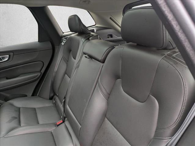 Used 2025 Volvo XC60 B5 Core image 25