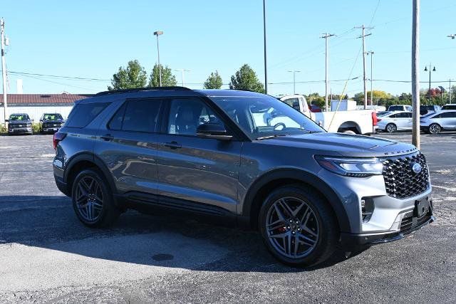 Certified 2025 Ford Explorer ST AWD/4WD image 7