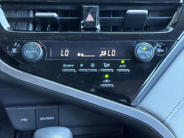 Used 2022 Toyota Camry SE w/ Cold Weather Package FWD image 13