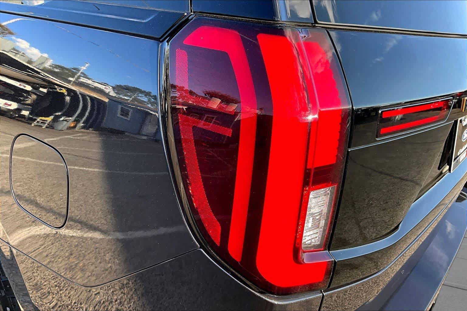 Certified 2025 Ford Expedition Tremor AWD/4WD image 28