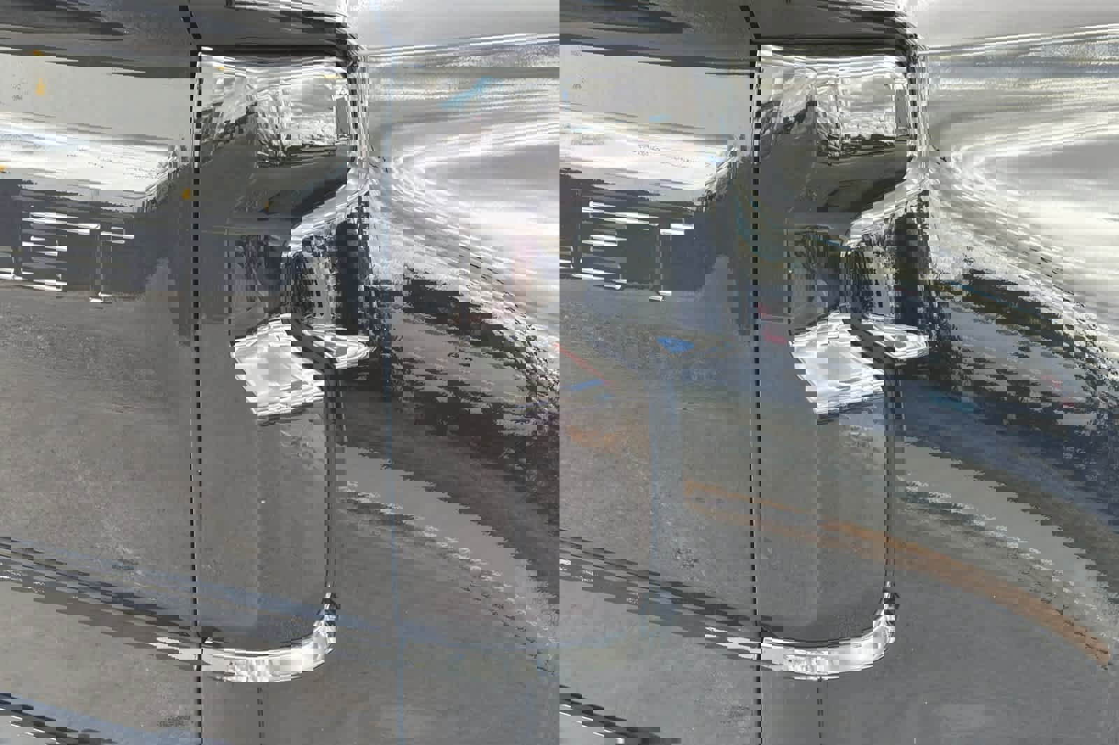 Used 2023 Chevrolet Silverado 1500 High Country w/ Technology Package image 27