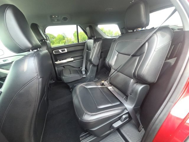 Certified 2021 Ford Explorer XLT w/ Equipment Group 202A AWD/4WD image 17