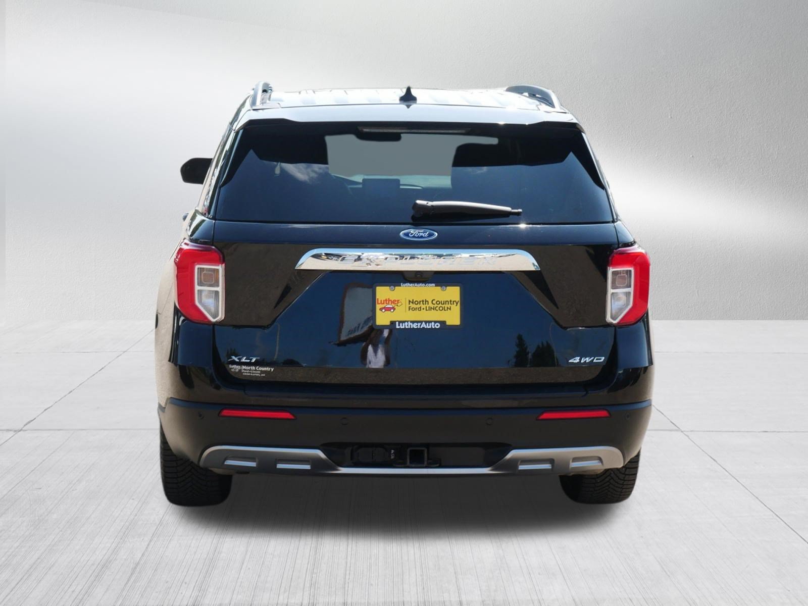 Certified 2023 Ford Explorer XLT w/ Equipment Group 202A AWD/4WD image 6
