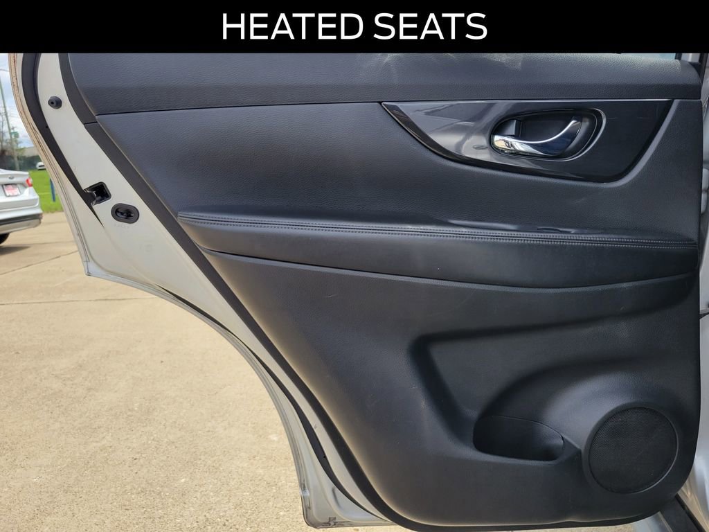 Used 2017 Nissan Rogue SV FWD image 13