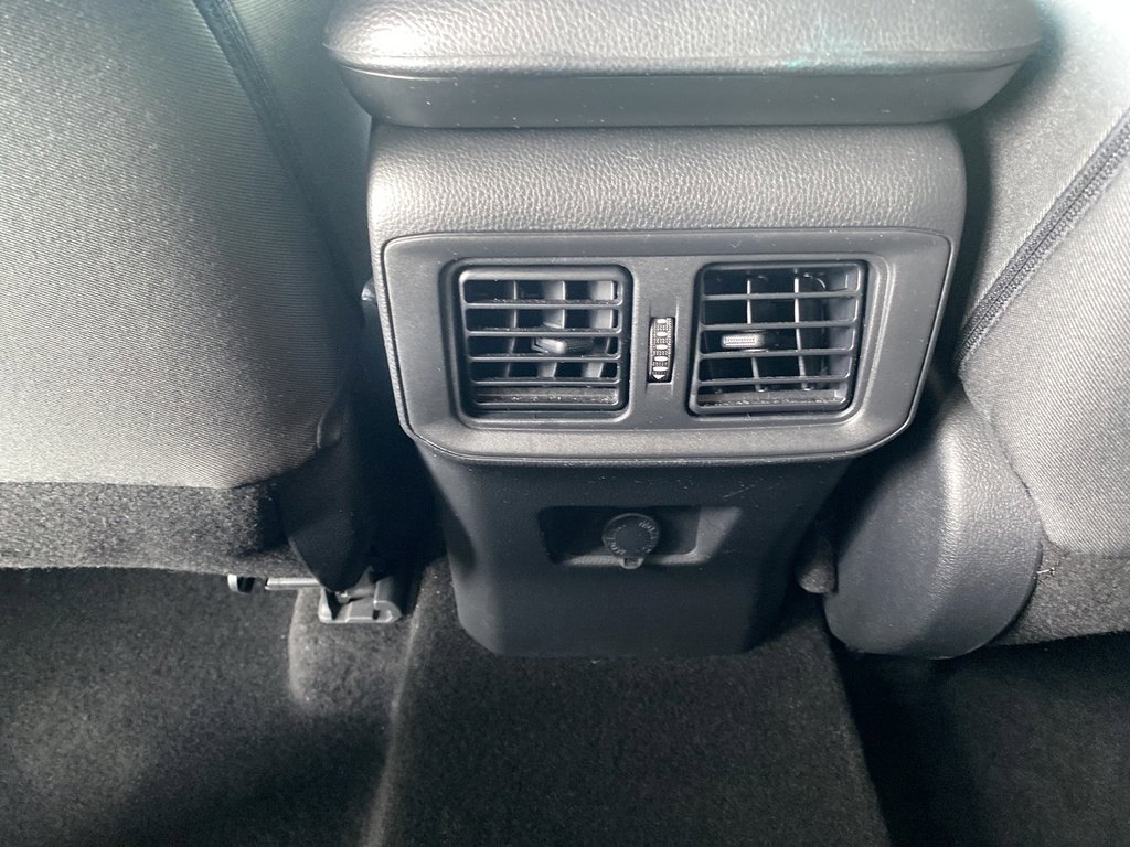 Used 2023 Toyota RAV4 LE image 21