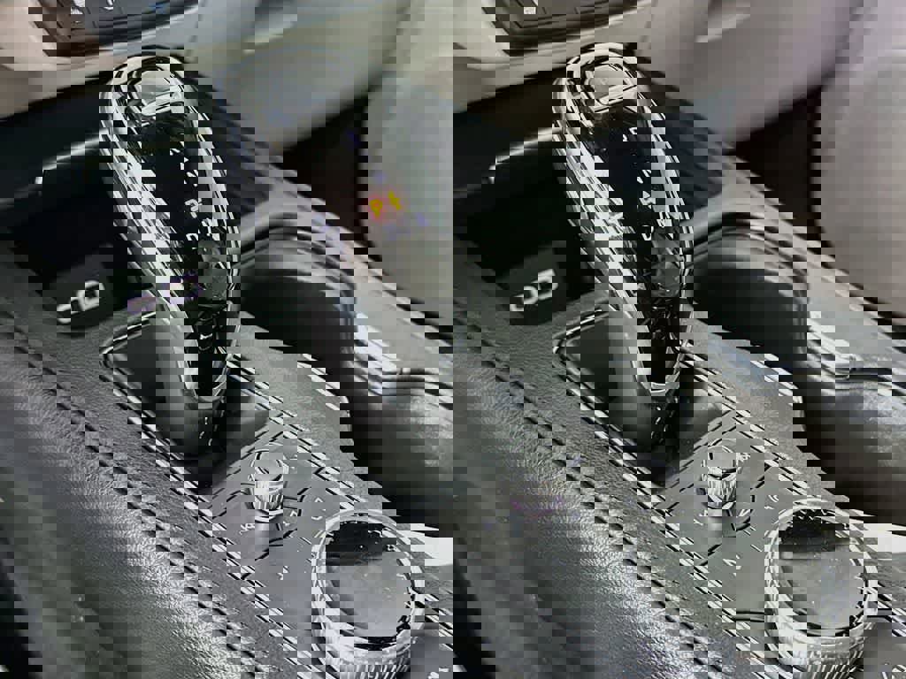 Used 2022 Cadillac XT4 Luxury w/ Cold Weather Package image 22