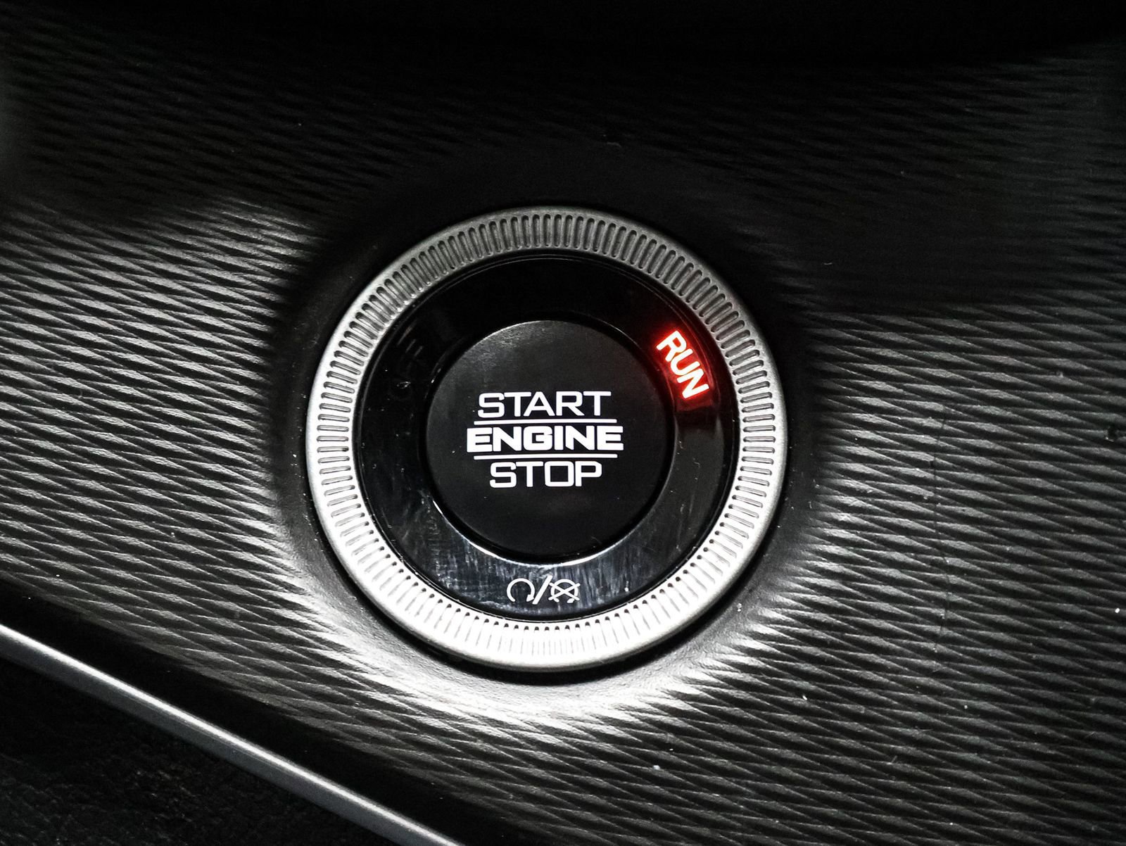 Used 2024 Jeep Grand Cherokee Laredo X w/ Luxury Tech Group I image 37