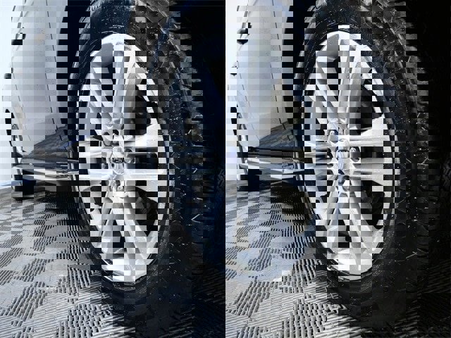 Certified 2022 Ford Expedition XLT image 2