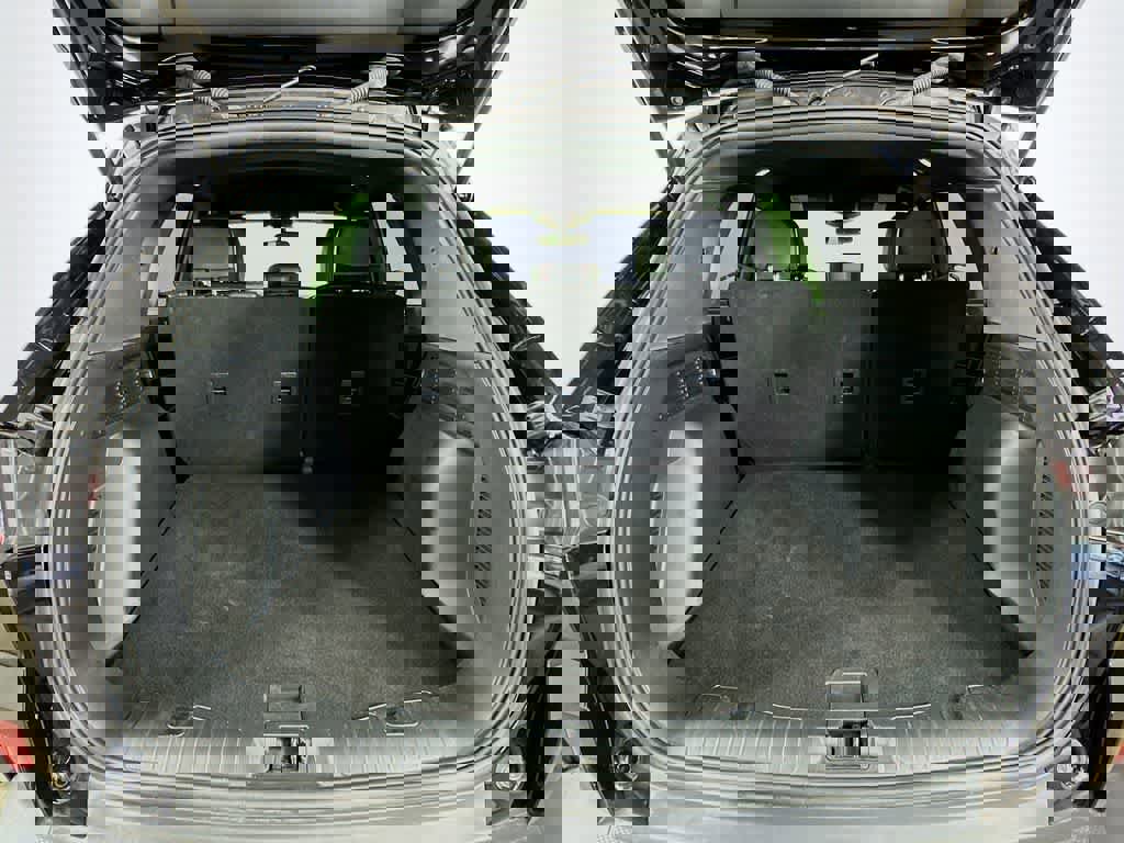 Certified 2025 Ford Escape ST-Line image 24