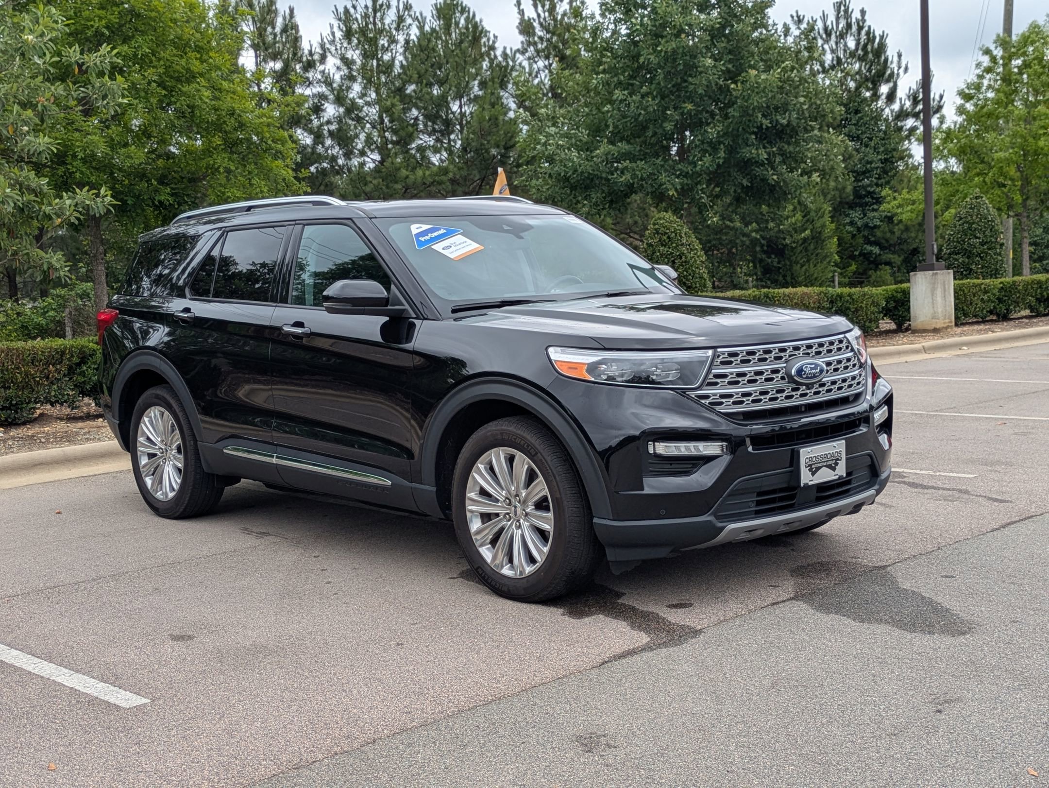 Certified 2023 Ford Explorer Limited w/ Equipment Group 301A AWD/4WD image 2