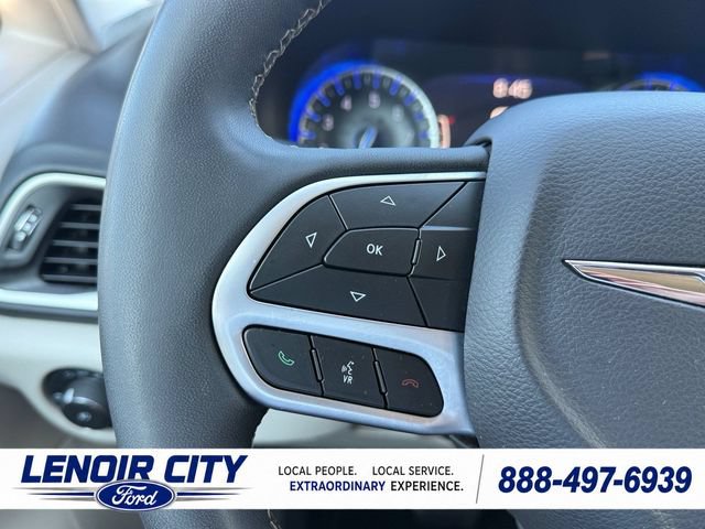 Used 2024 Chrysler Pacifica Touring-L FWD image 20