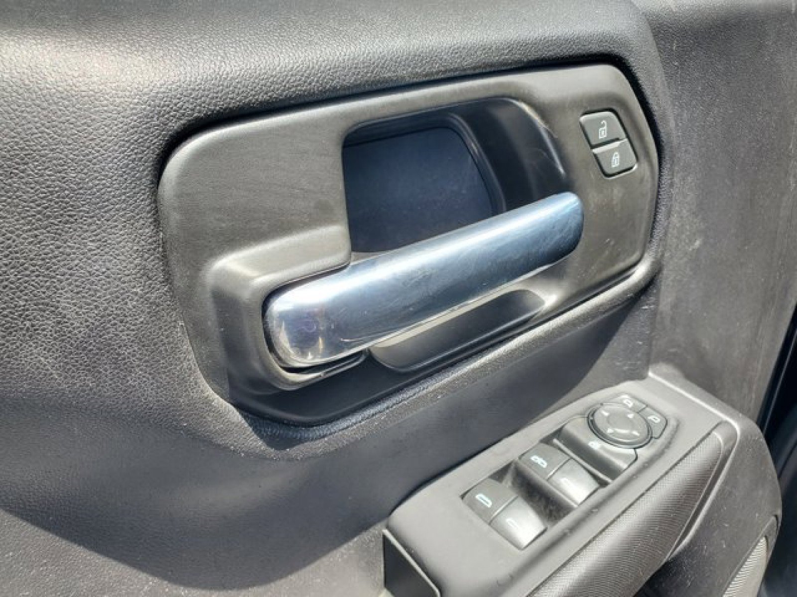 Used 2022 Chevrolet Silverado 1500 Custom image 14