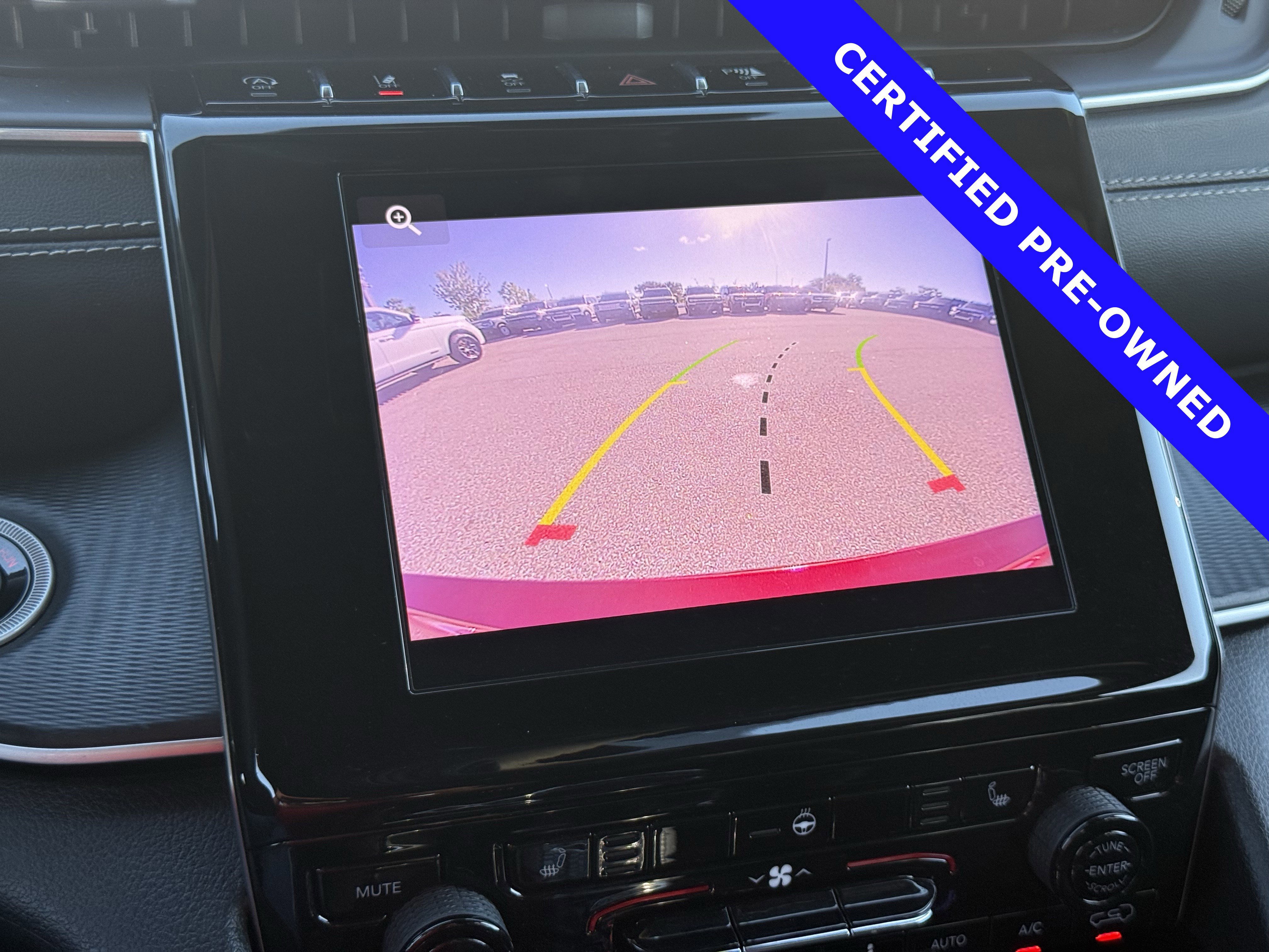 Used 2023 Jeep Grand Cherokee L Laredo image 33