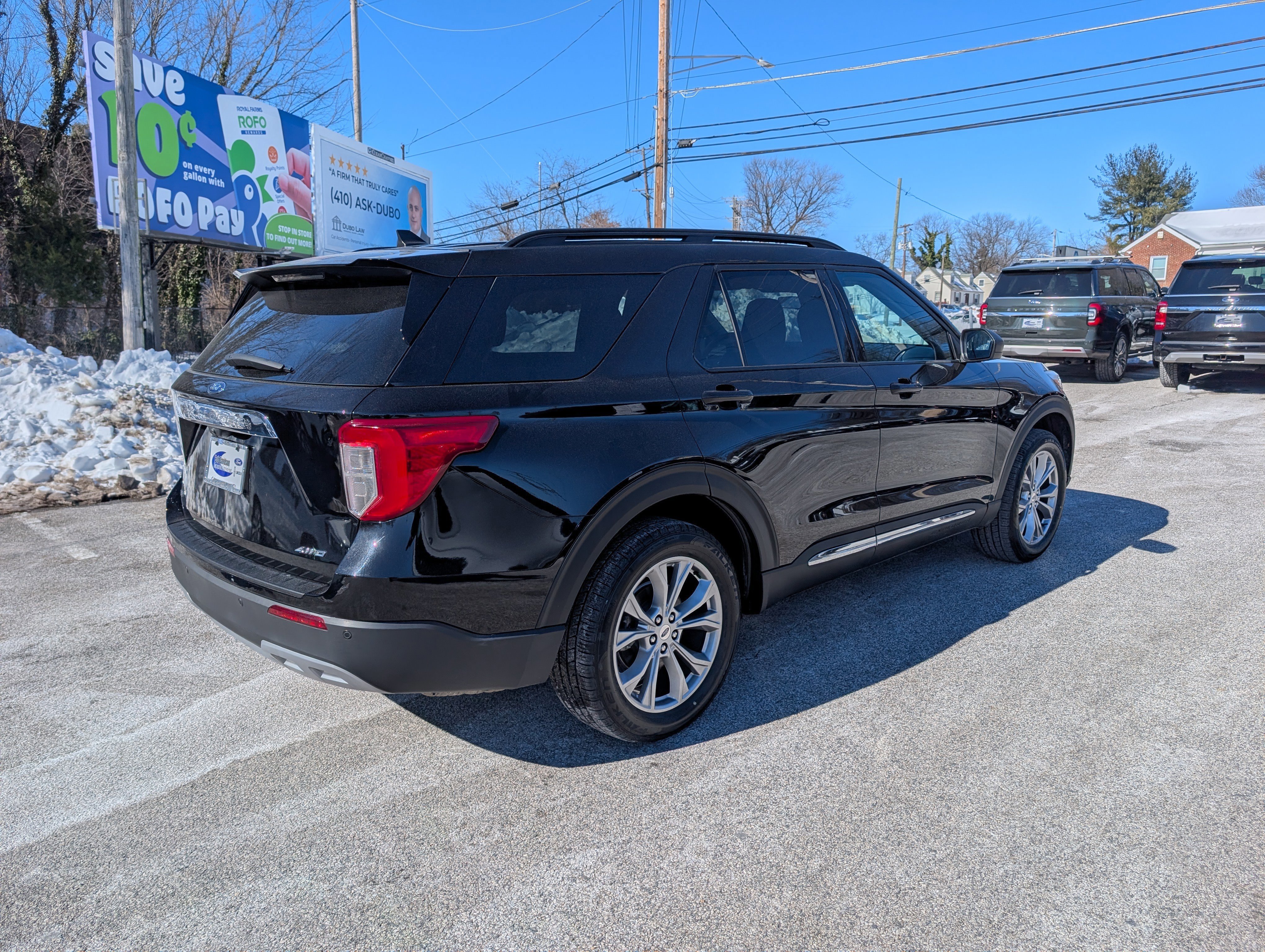 Certified 2022 Ford Explorer XLT w/ Equipment Group 202A image 4