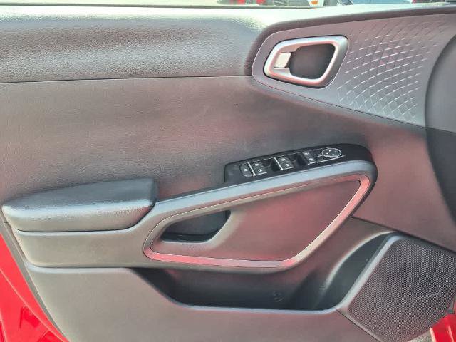 Used 2021 Kia Soul GT-Line FWD image 9