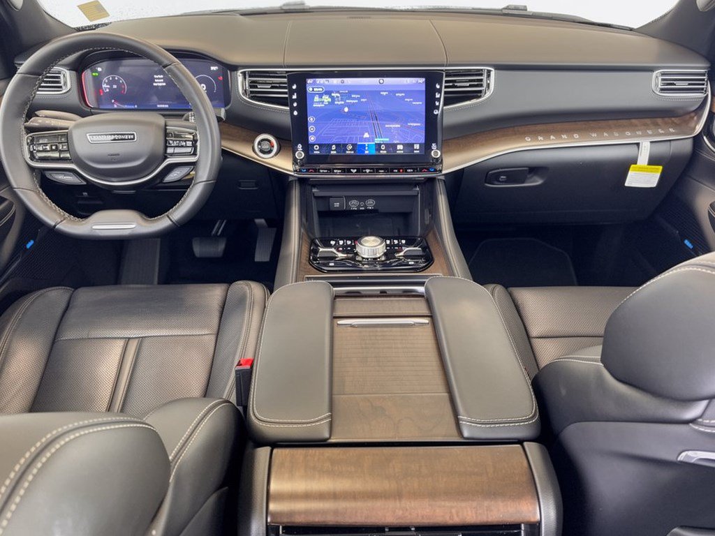 Used 2023 Jeep Grand Wagoneer L 4WD image 17