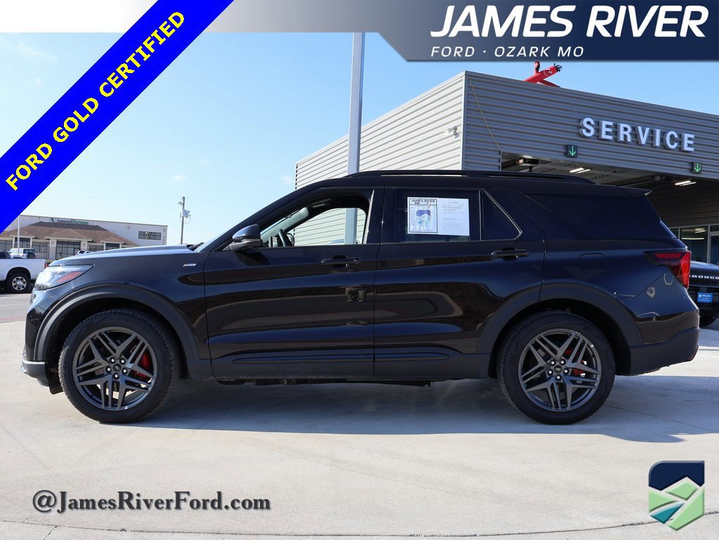 Certified 2025 Ford Explorer ST-Line w/ ST-Line Street Pack image 2