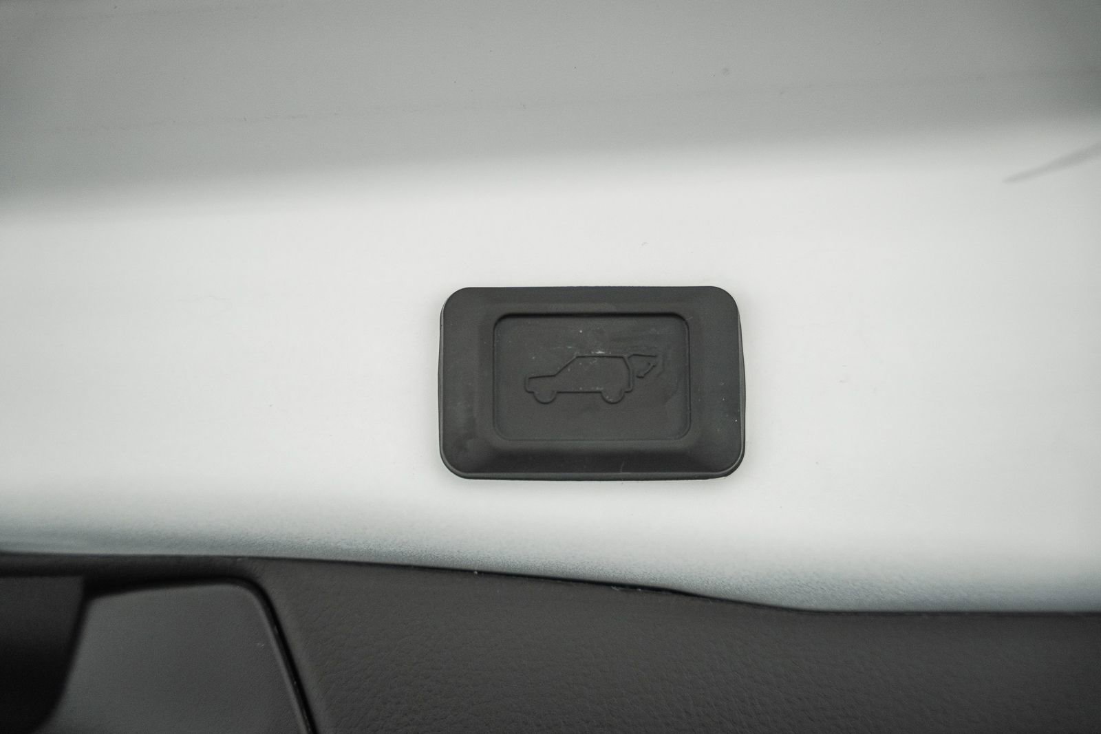 Used 2024 Toyota RAV4 XLE w/ Convenience Package image 13