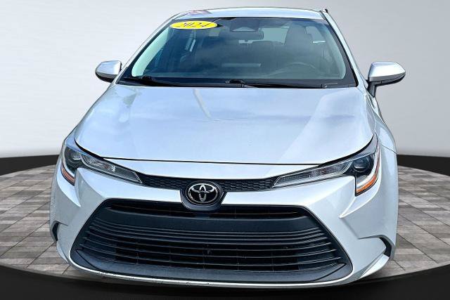 Used 2024 Toyota Corolla LE FWD image 3