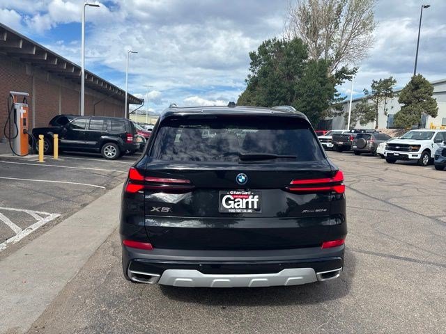 Used 2025 BMW X5 xDrive50e AWD/4WD image 7