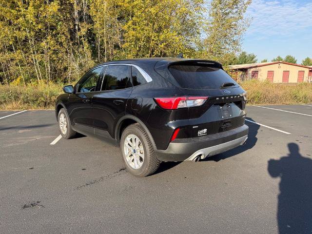 Certified 2022 Ford Escape SE w/ Cold Weather Package AWD/4WD image 4