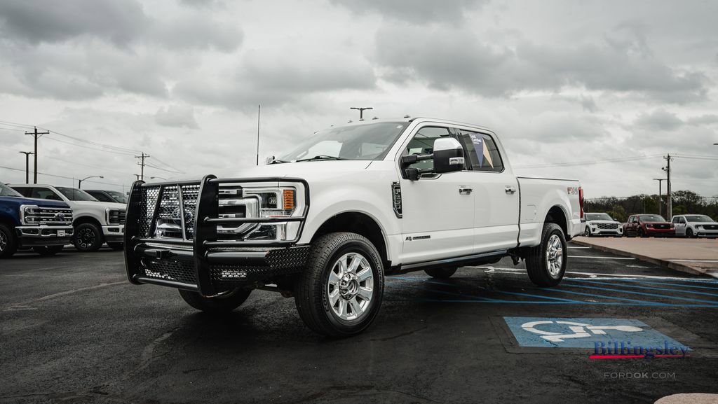 Certified 2022 Ford F250 Platinum w/ FX4 Off-Road Package AWD/4WD image 3
