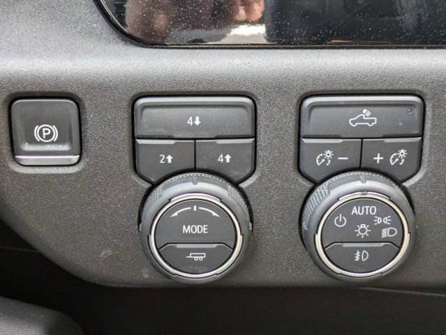 Used 2025 Chevrolet Silverado 2500 LT w/ Convenience Package AWD/4WD image 25