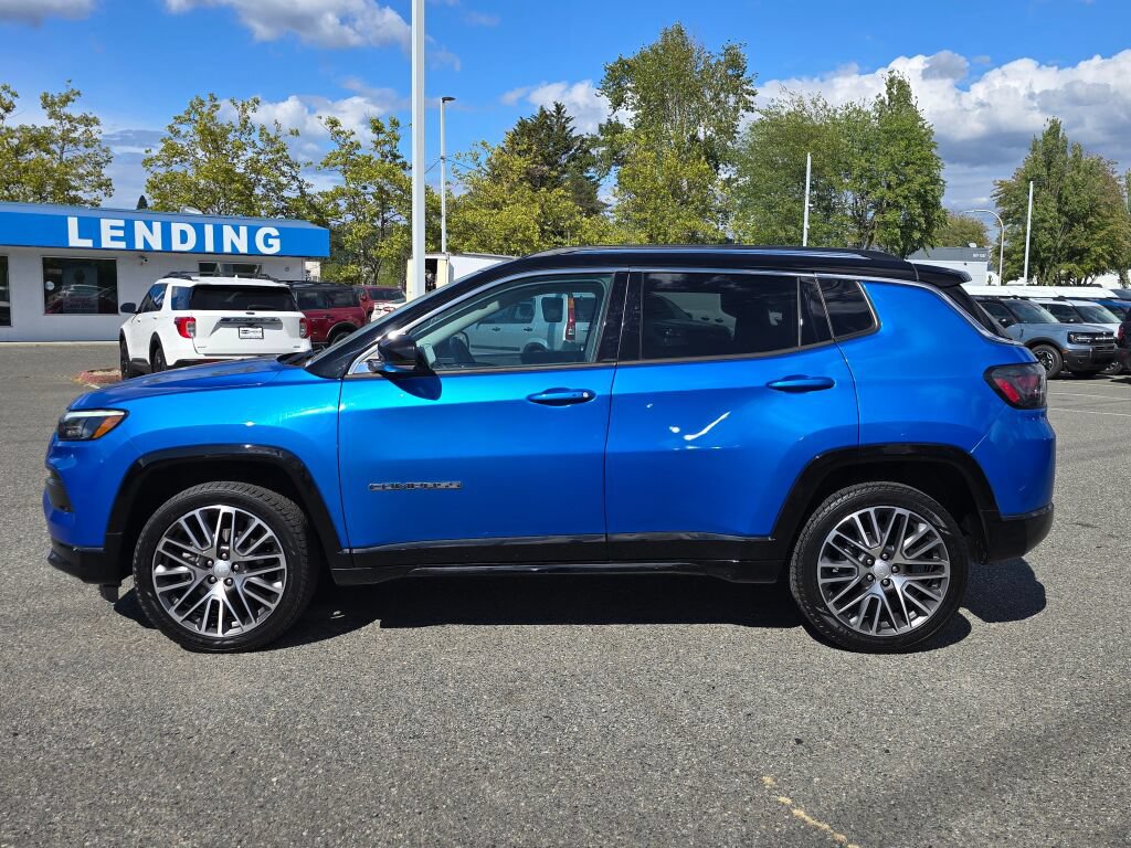 Used 2022 Jeep Compass Limited w/ Elite Group AWD/4WD image 2