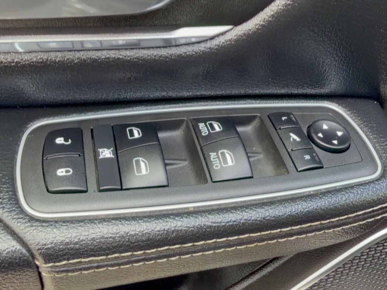 Used 2022 RAM 1500 Laramie AWD/4WD image 15
