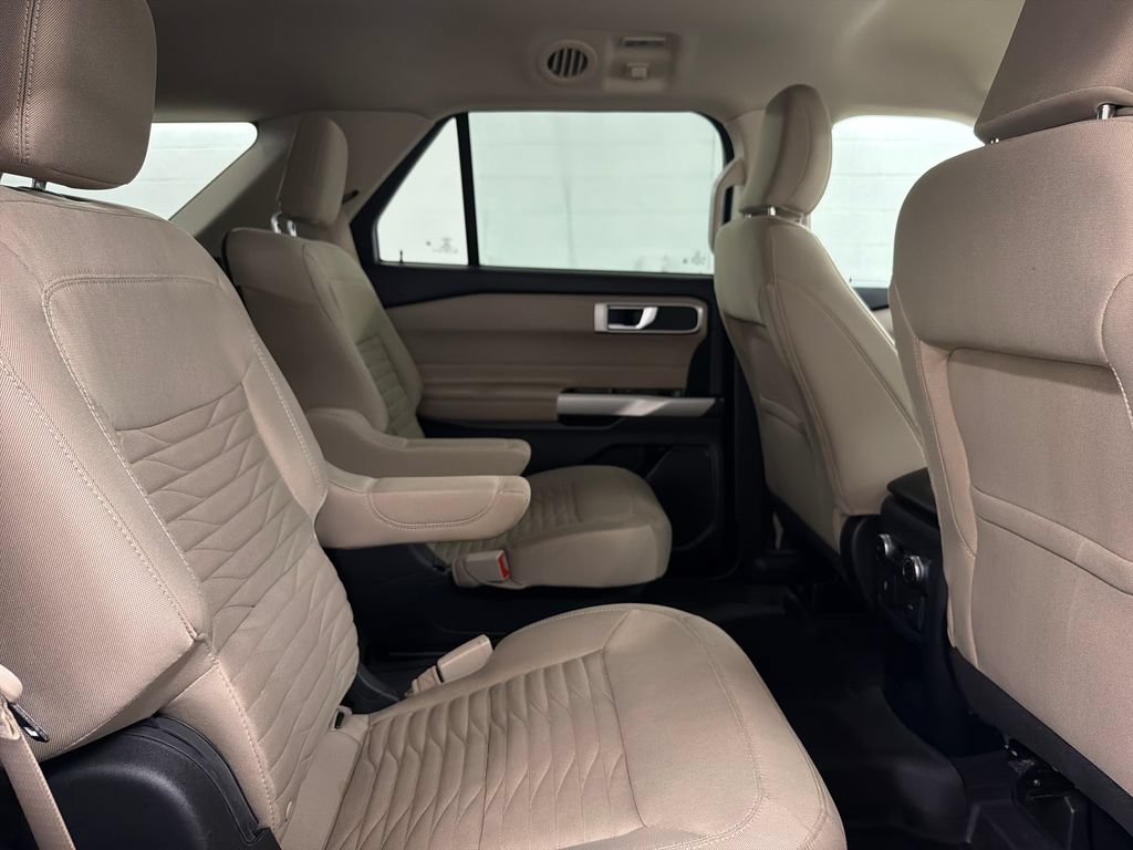 Certified 2021 Ford Explorer XLT RWD image 30