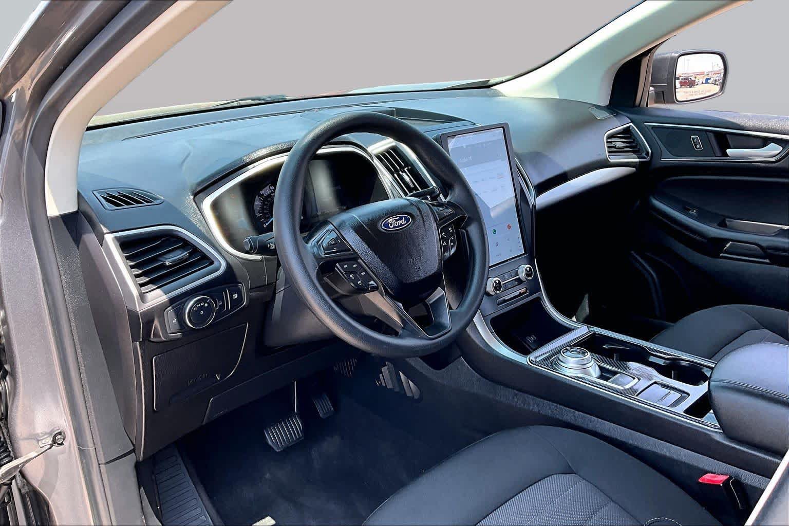 Certified 2021 Ford Edge SE FWD image 16