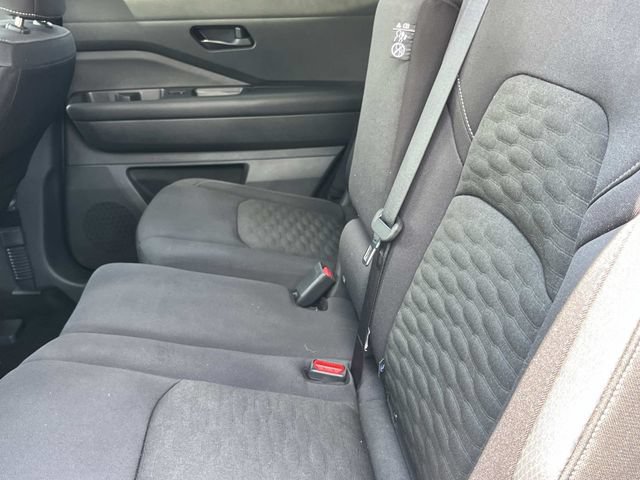 Used 2024 Nissan Pathfinder SV AWD/4WD image 24