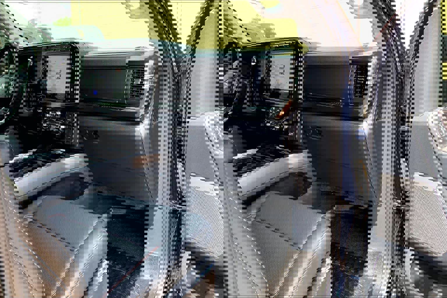 Certified 2024 Ford F250 Lariat w/ Sport Appearance Package image 18