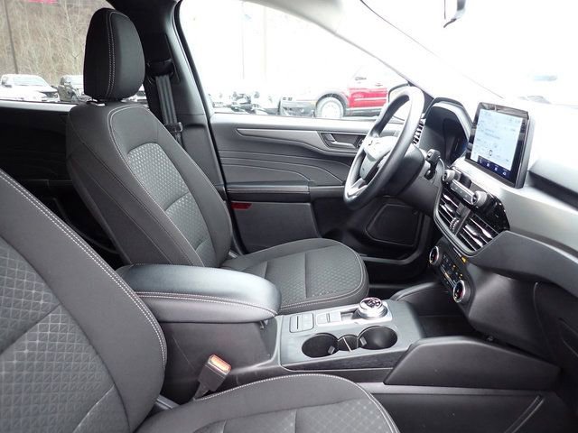 Certified 2025 Ford Escape Active AWD/4WD image 9