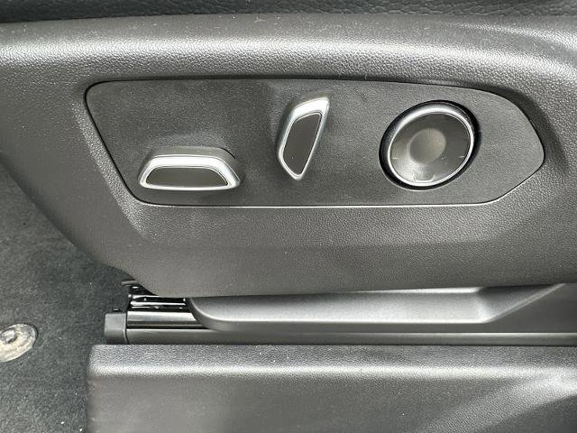 Used 2025 GMC Sierra 3500 Denali w/ Denali Reserve Package image 28