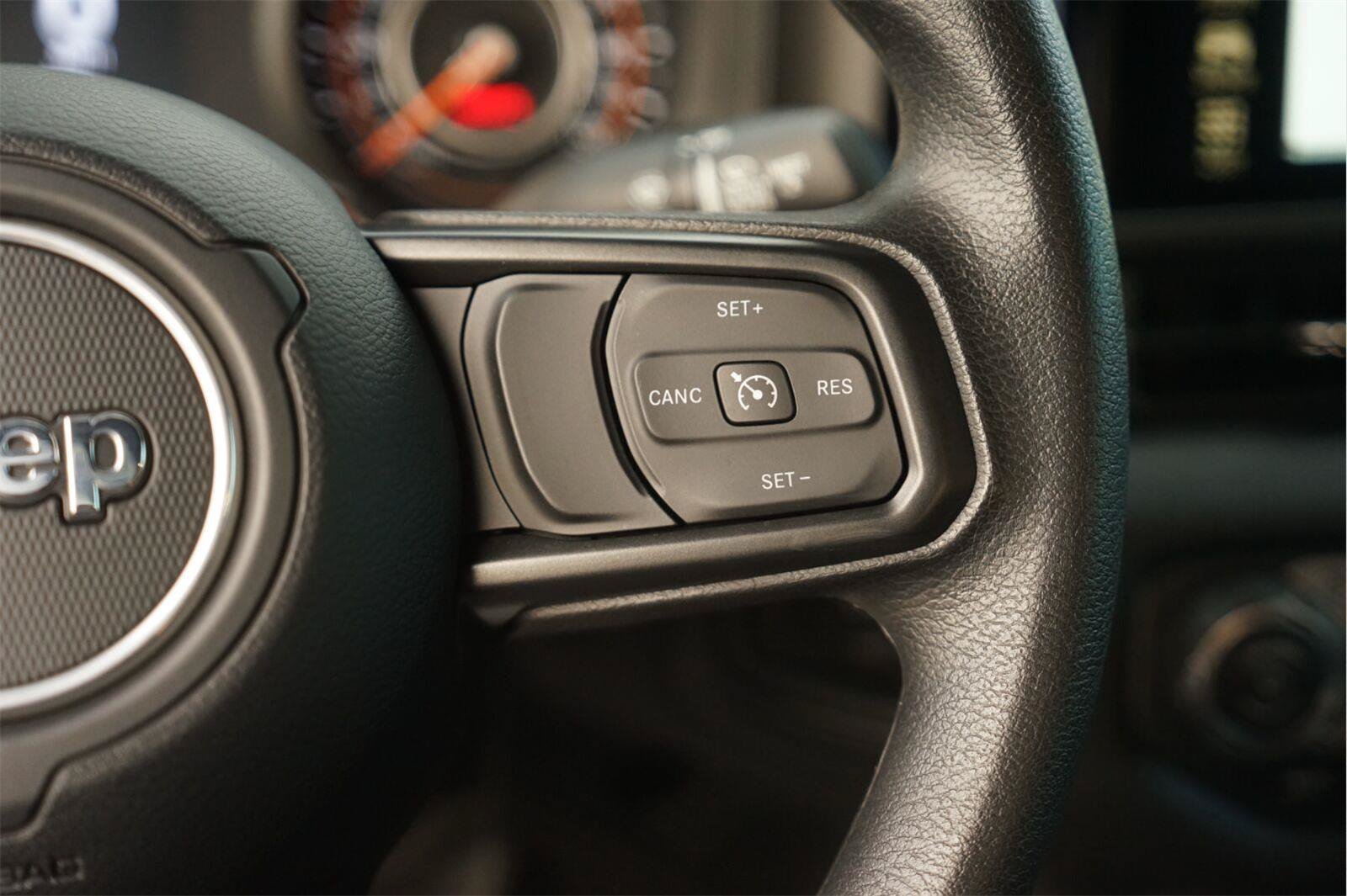 Used 2025 Jeep Wrangler Sport AWD/4WD image 19