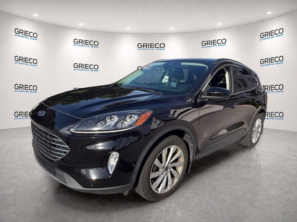Certified 2022 Ford Escape Titanium w/ Titanium Elite Package AWD/4WD image 3