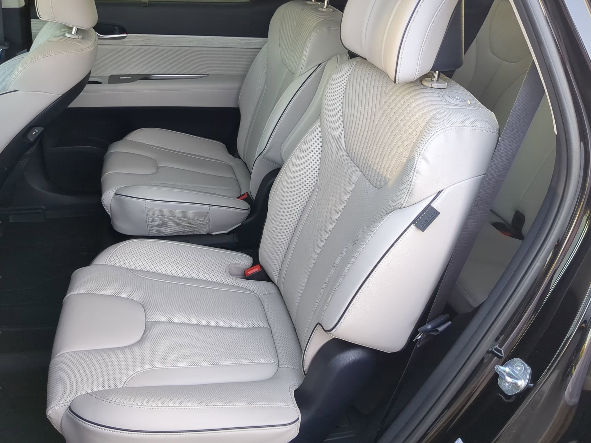 Used 2025 Hyundai Palisade Calligraphy FWD image 53