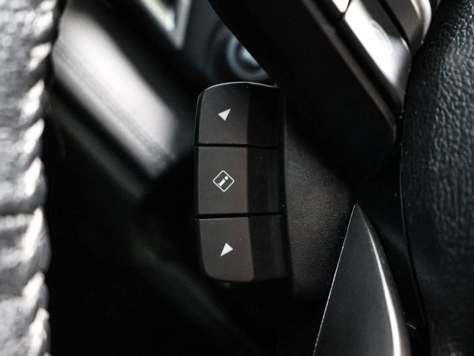 Used 2022 Subaru Legacy Limited image 37