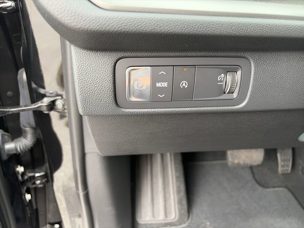 Used 2025 Chevrolet Traverse LT w/ Driver Confidence Package FWD image 20