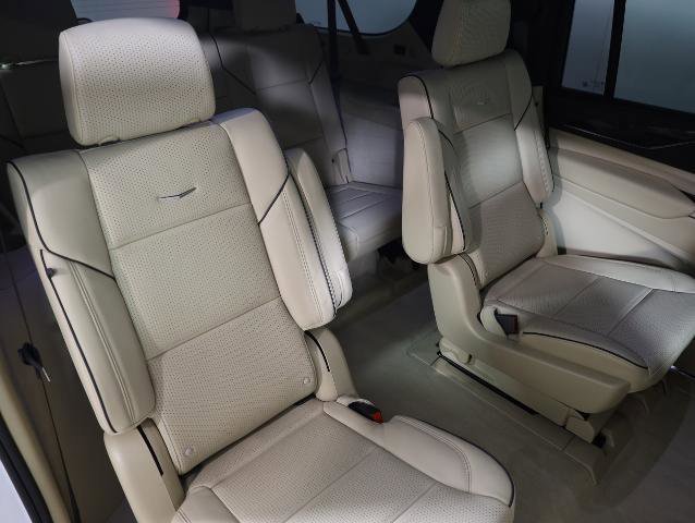 Used 2023 Cadillac Escalade ESV Premium Luxury w/ LPO, Illumination Package image 10