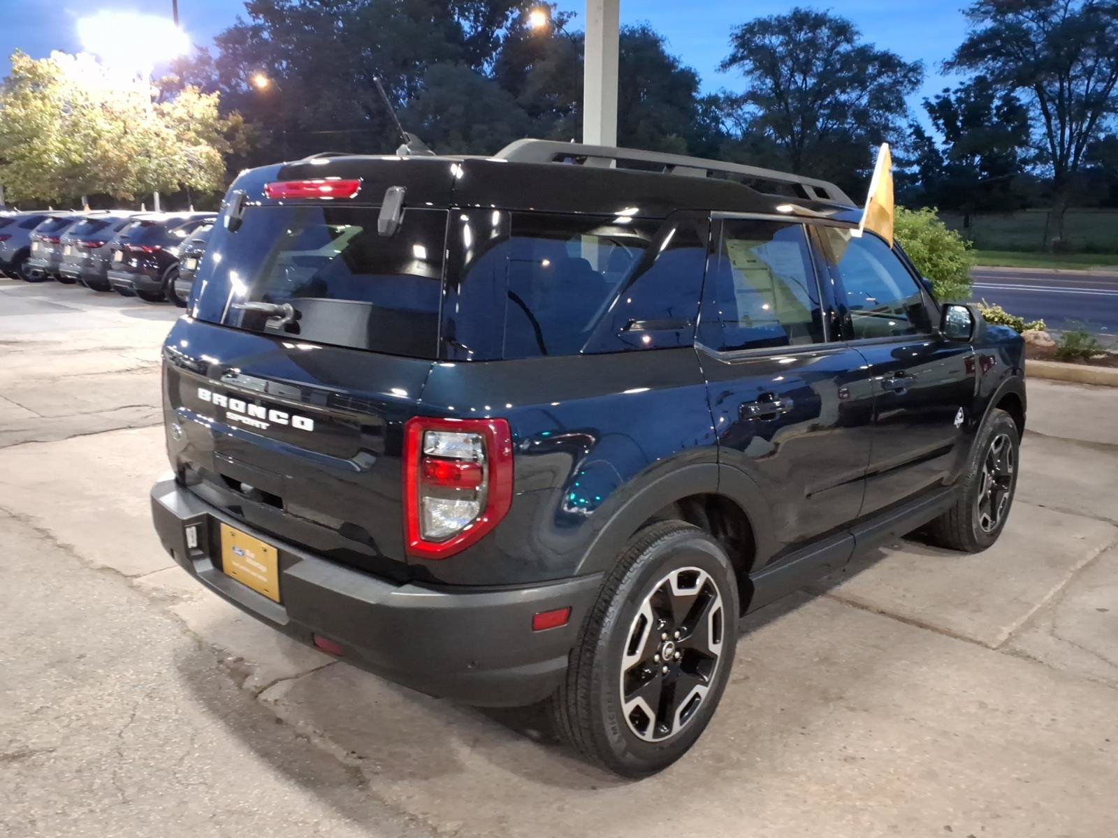Certified 2023 Ford Bronco Sport Outer Banks w/ Tech Package AWD/4WD image 3