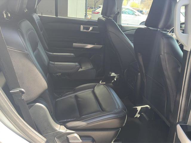 Certified 2023 Ford Explorer XLT w/ Equipment Group 202A AWD/4WD image 16