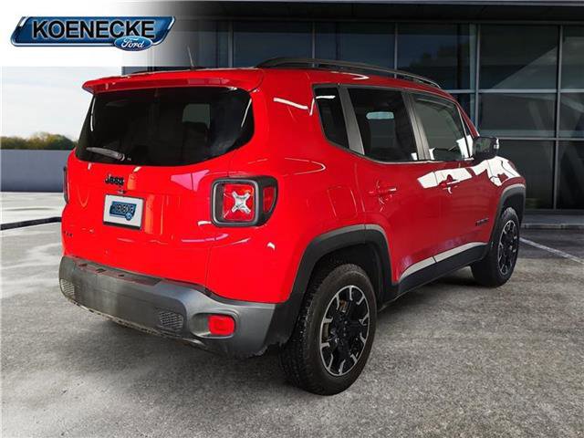 Used 2023 Jeep Renegade Latitude AWD/4WD image 4